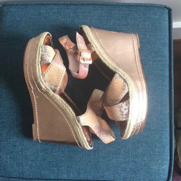 Vince Camuto Heels - Picture 4 of 5